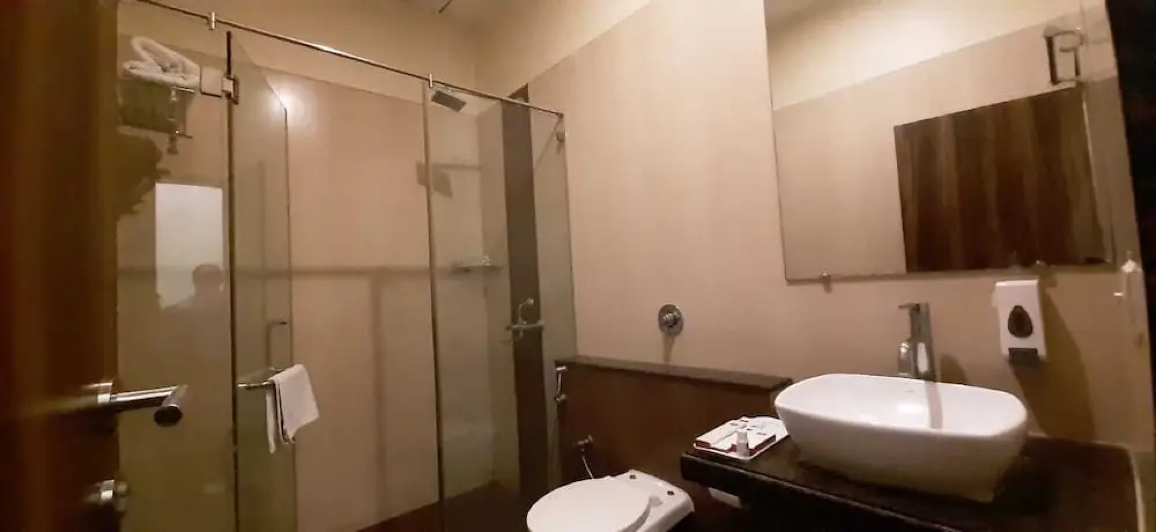 Vijaya Tej Clarks Inn