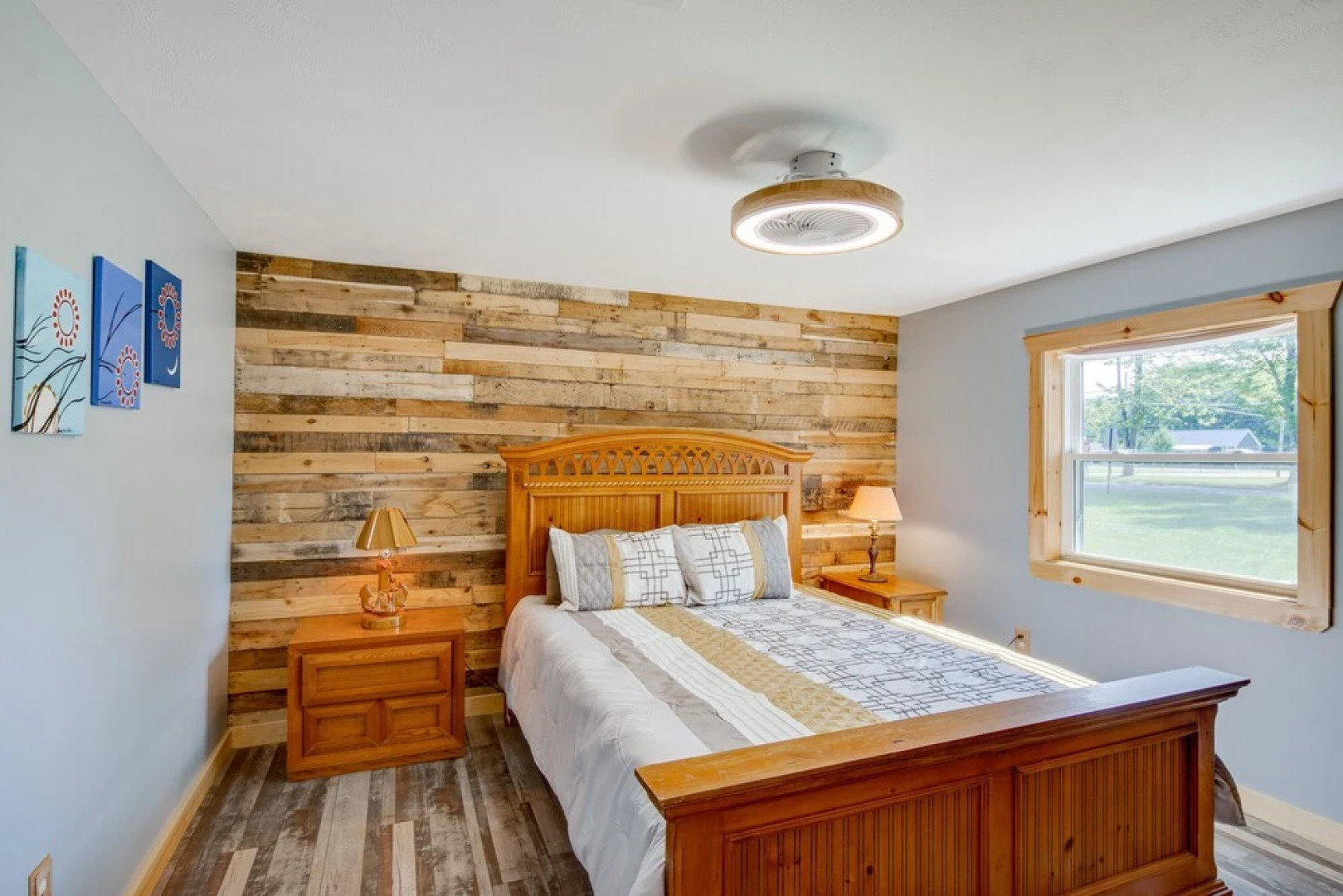 Charming Lake Chautauqua Home: Walk to Water!