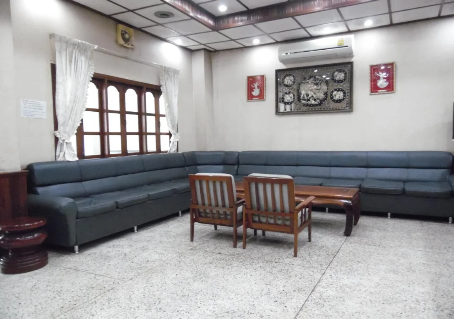 Douang Deuane Hotel