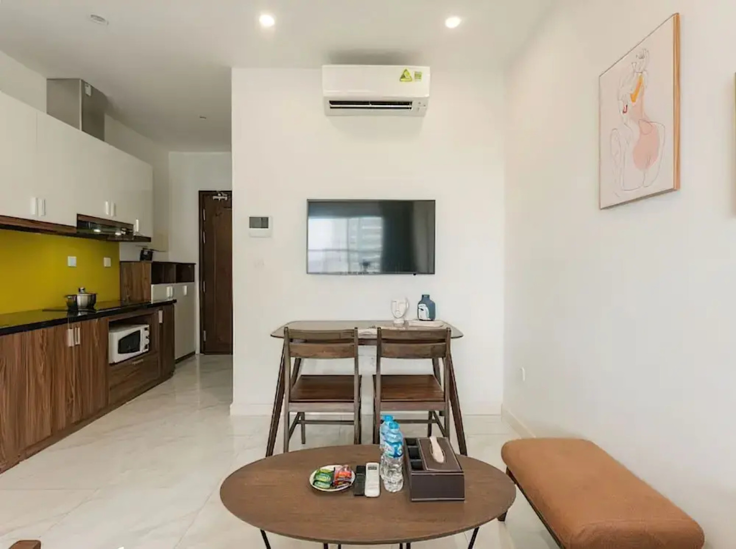 D El Dorado Westlake Luxury Apartments