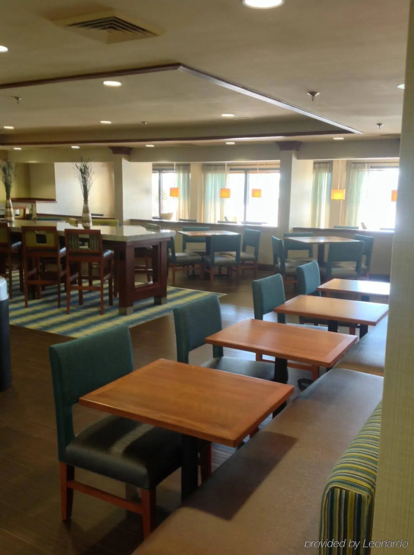 Holiday Inn Express Hotel & Suites Wilmington-University Ctr by IHG