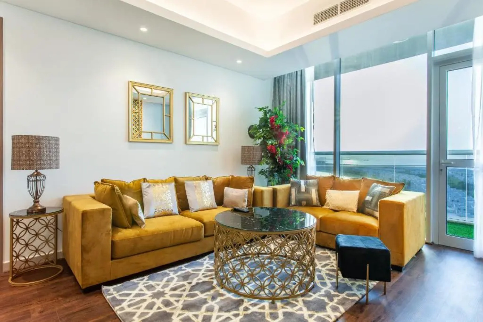 Live feel and get lost in waters