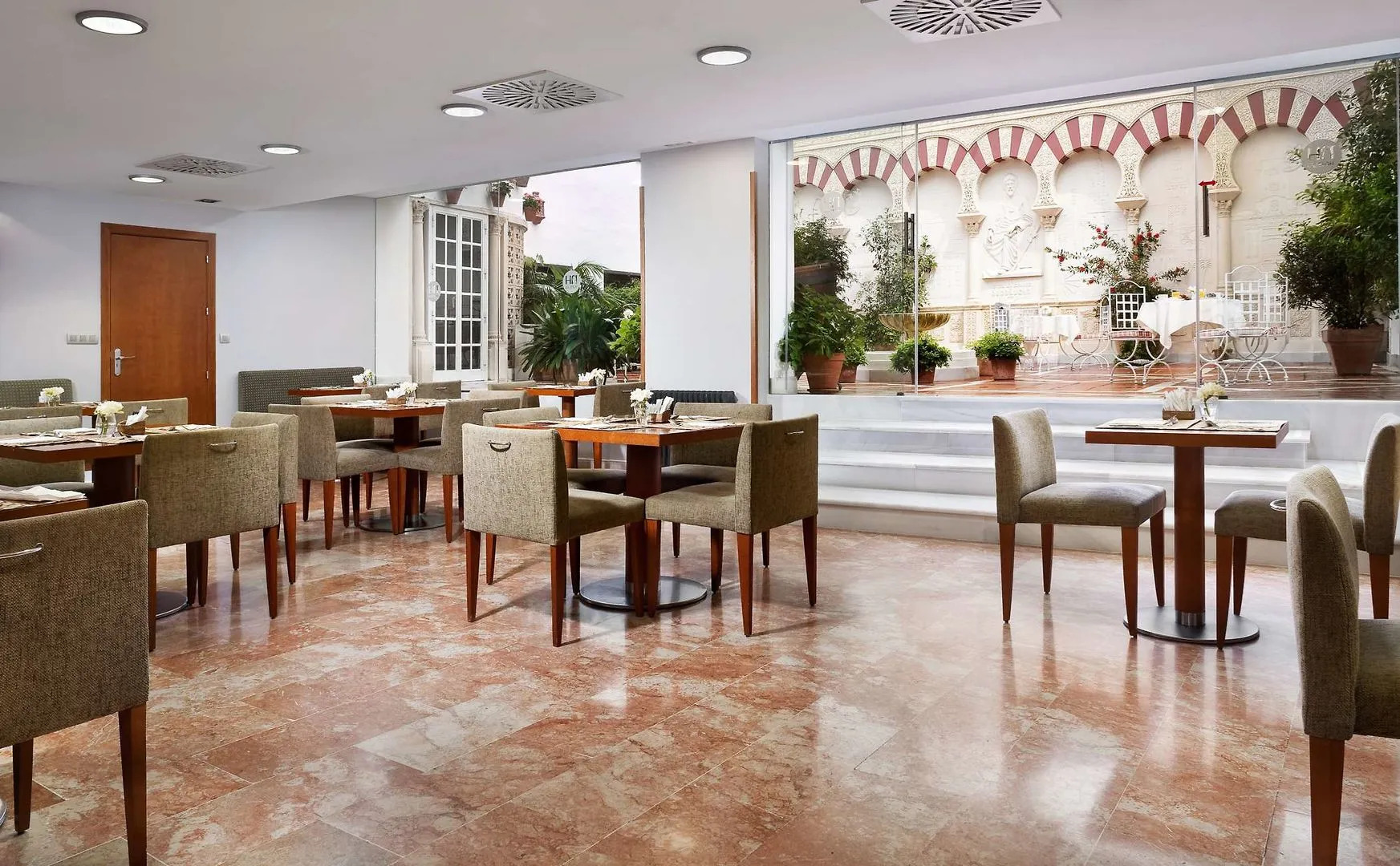 NH Córdoba Califa Hotel