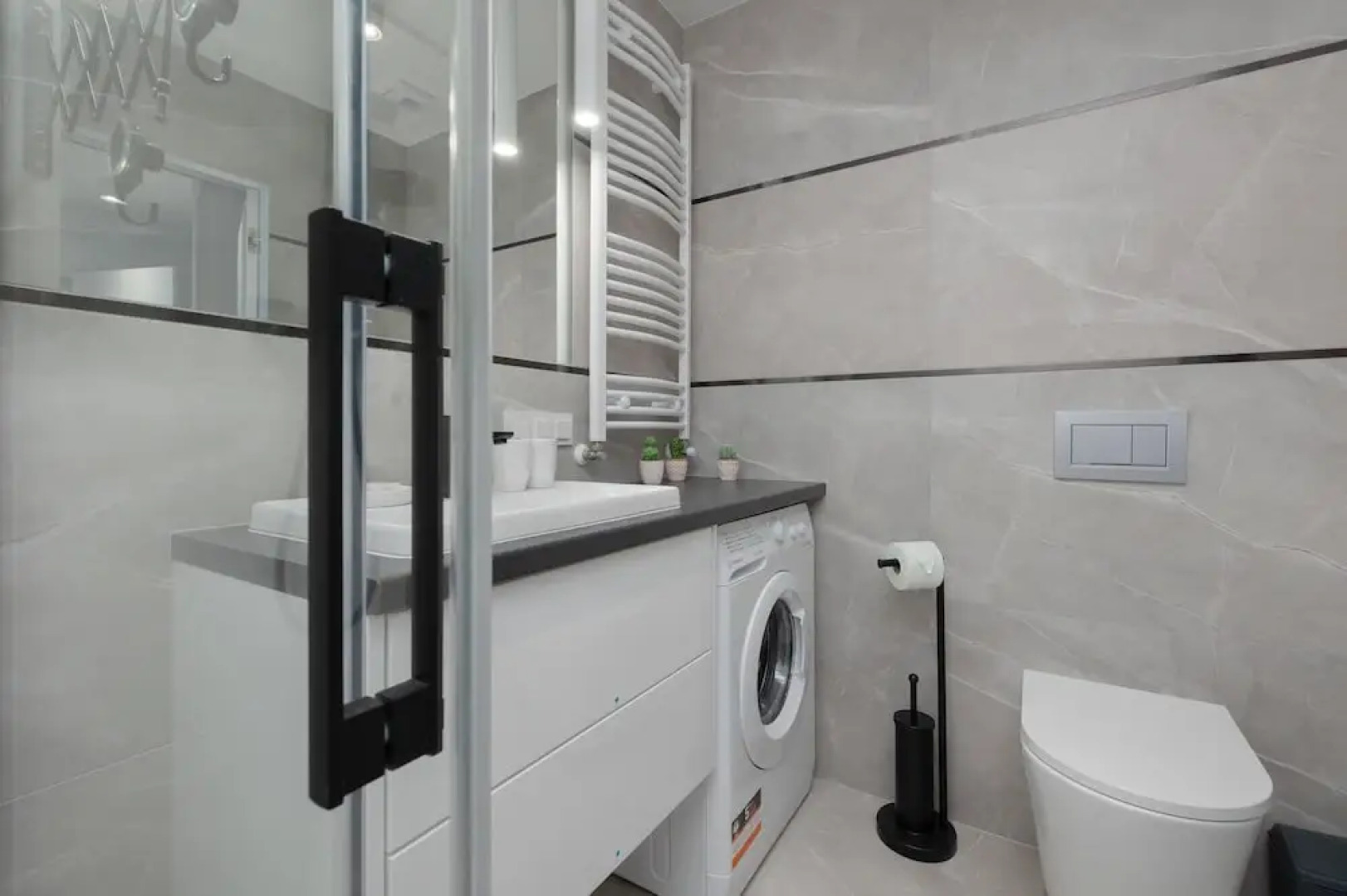 Riverfront Apartment by Renters