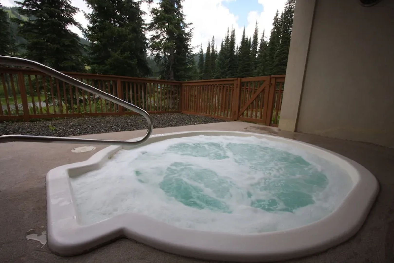 Pinnacle Lodge
