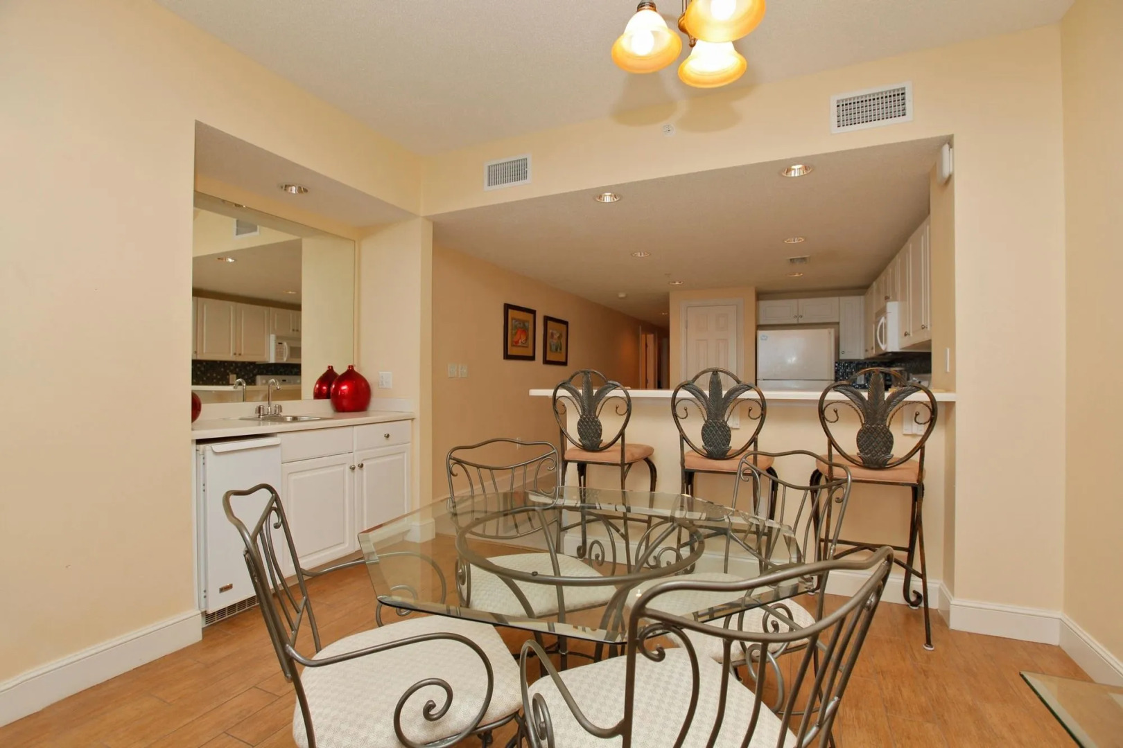 Majestic Beach Resort by Panhandle Getaways