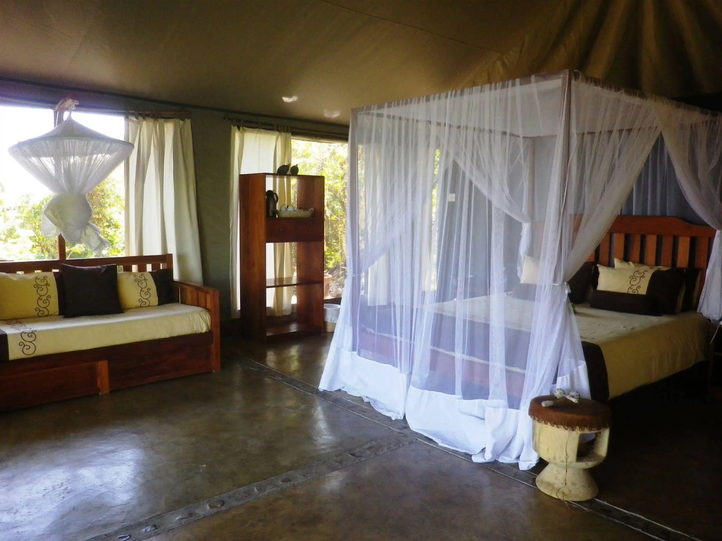 Blue Zebra Island Lodge