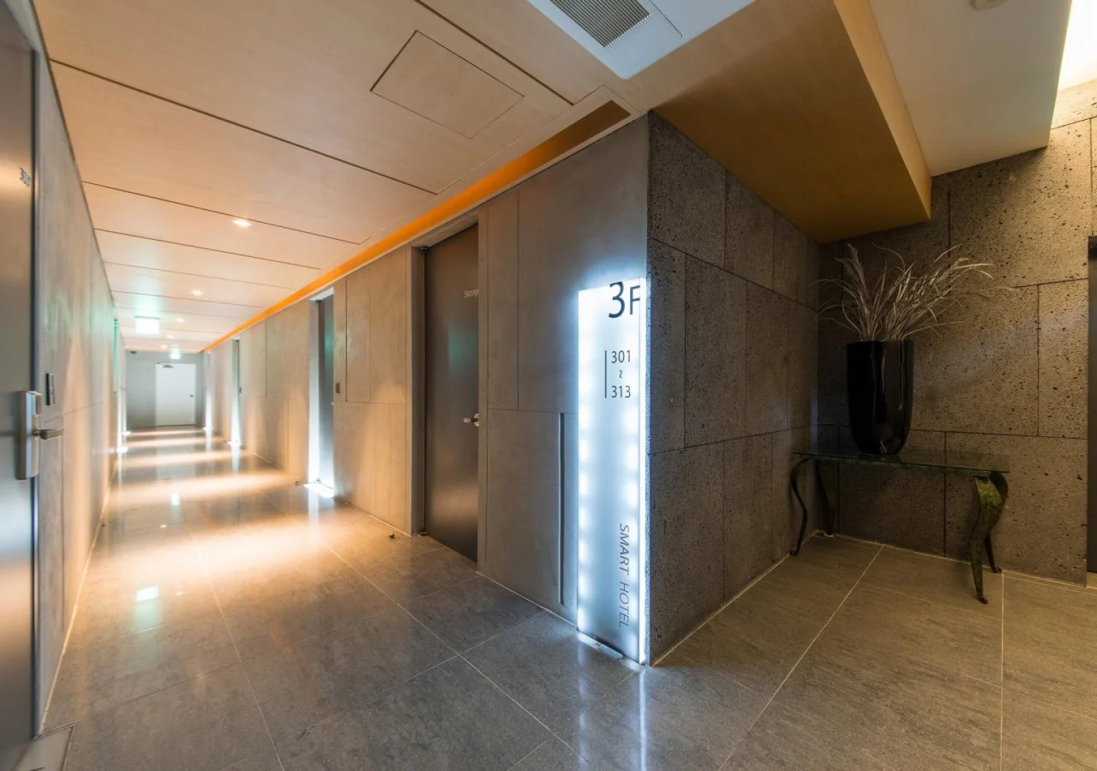 Smart Hotel Geumjeong