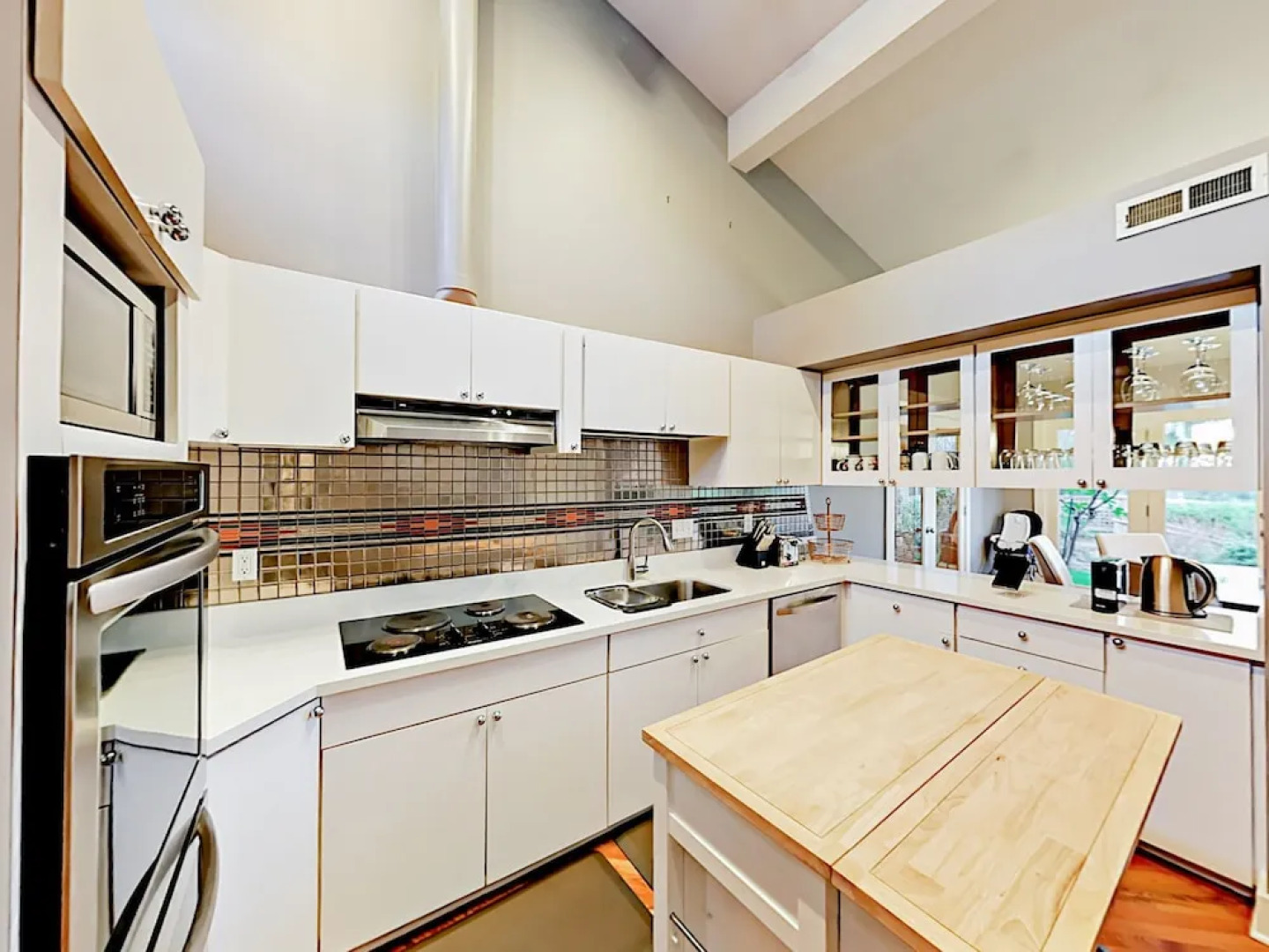 14521 40th Ave NE Home 3 Bedrooms 3 Bathrooms Home