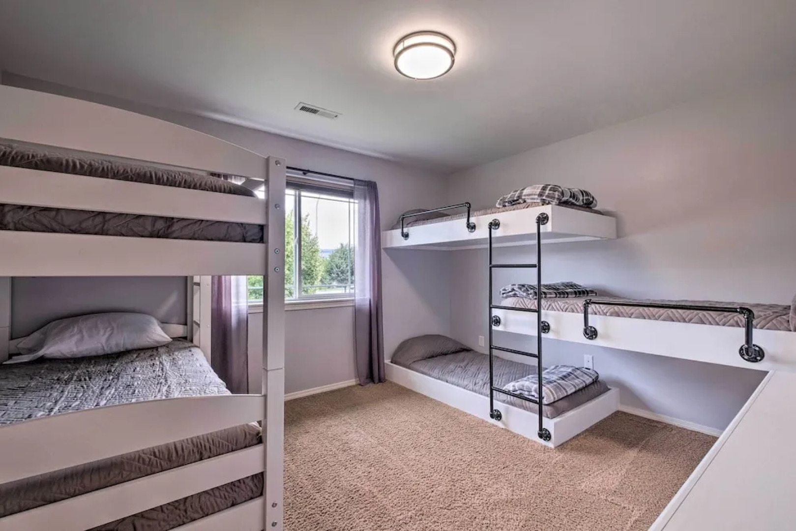 Saddle Rock East: Wenatchee Home < 3 Miles to Town