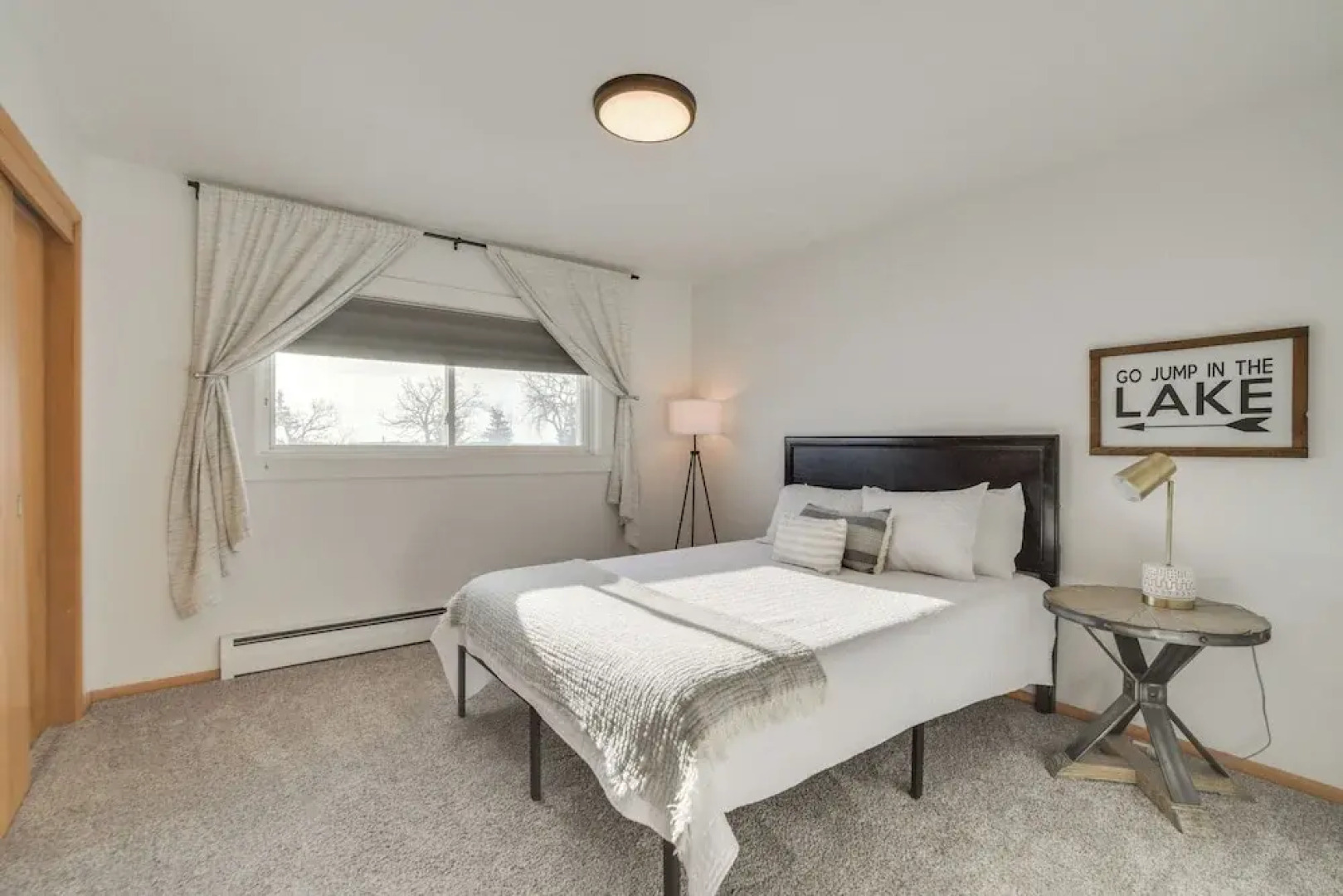 Fire Pit, Waterfront + Boat Dock: Detroit Lake Gem