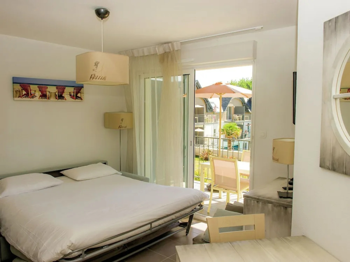 Modern Apartment Near the Relais Thalasso Thermes spa