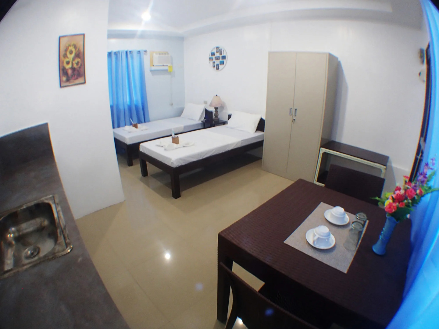 Pescadores Seaview Suites Moalboal