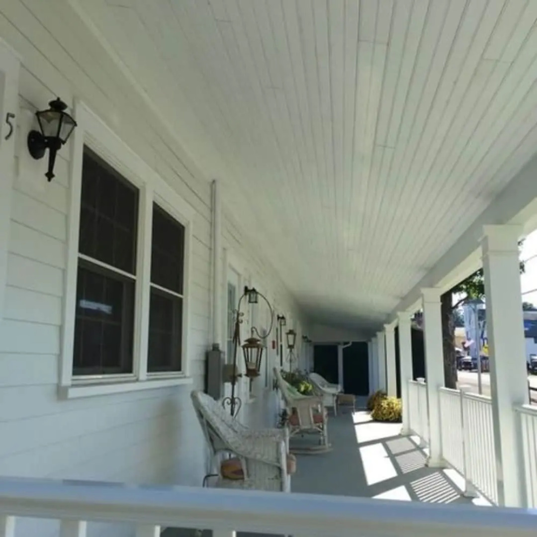 The Hayden Creek Inn