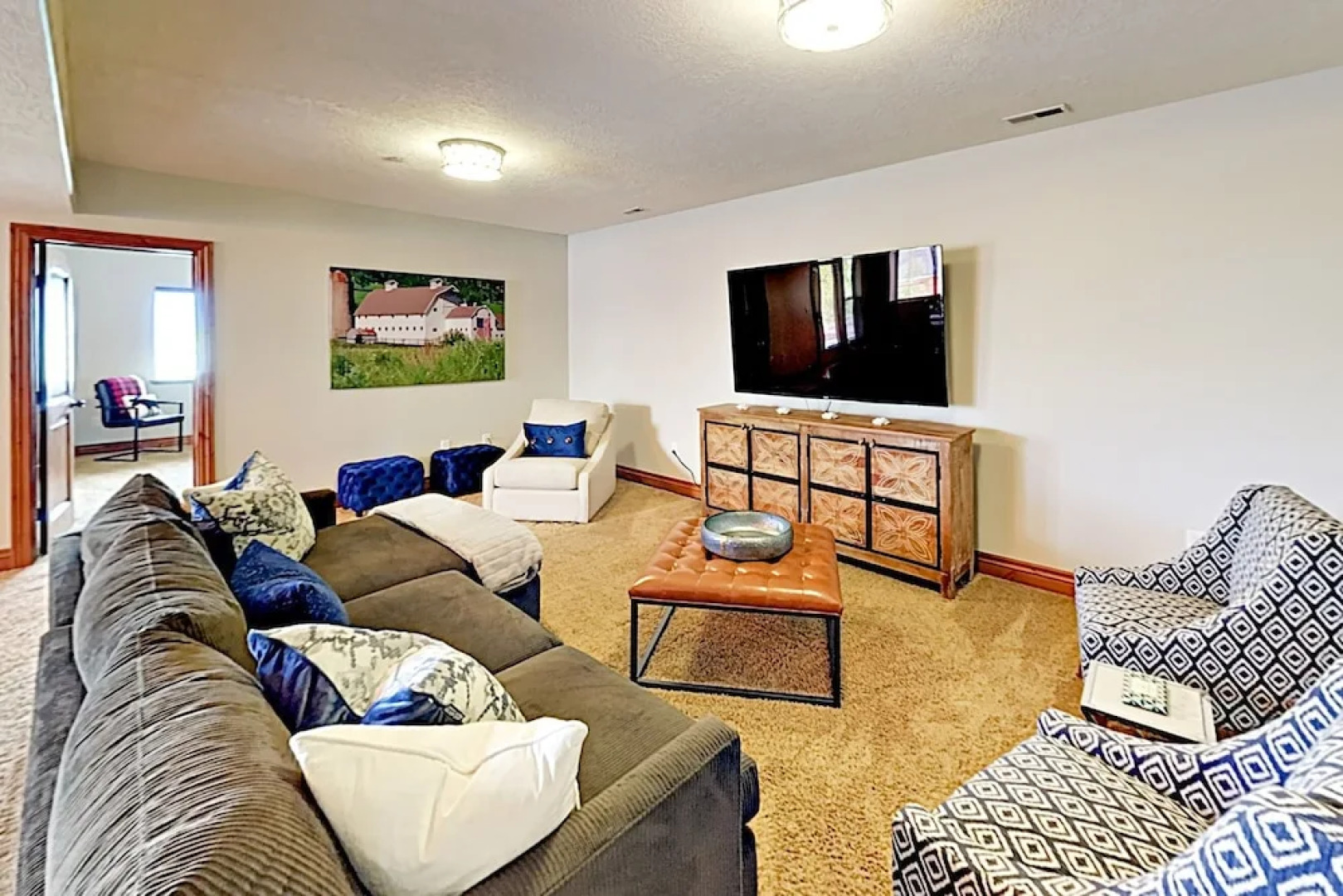 Big Townhome W/ Hot Tub, Views, 3 Living Rooms 5 Bedroom Townhouse