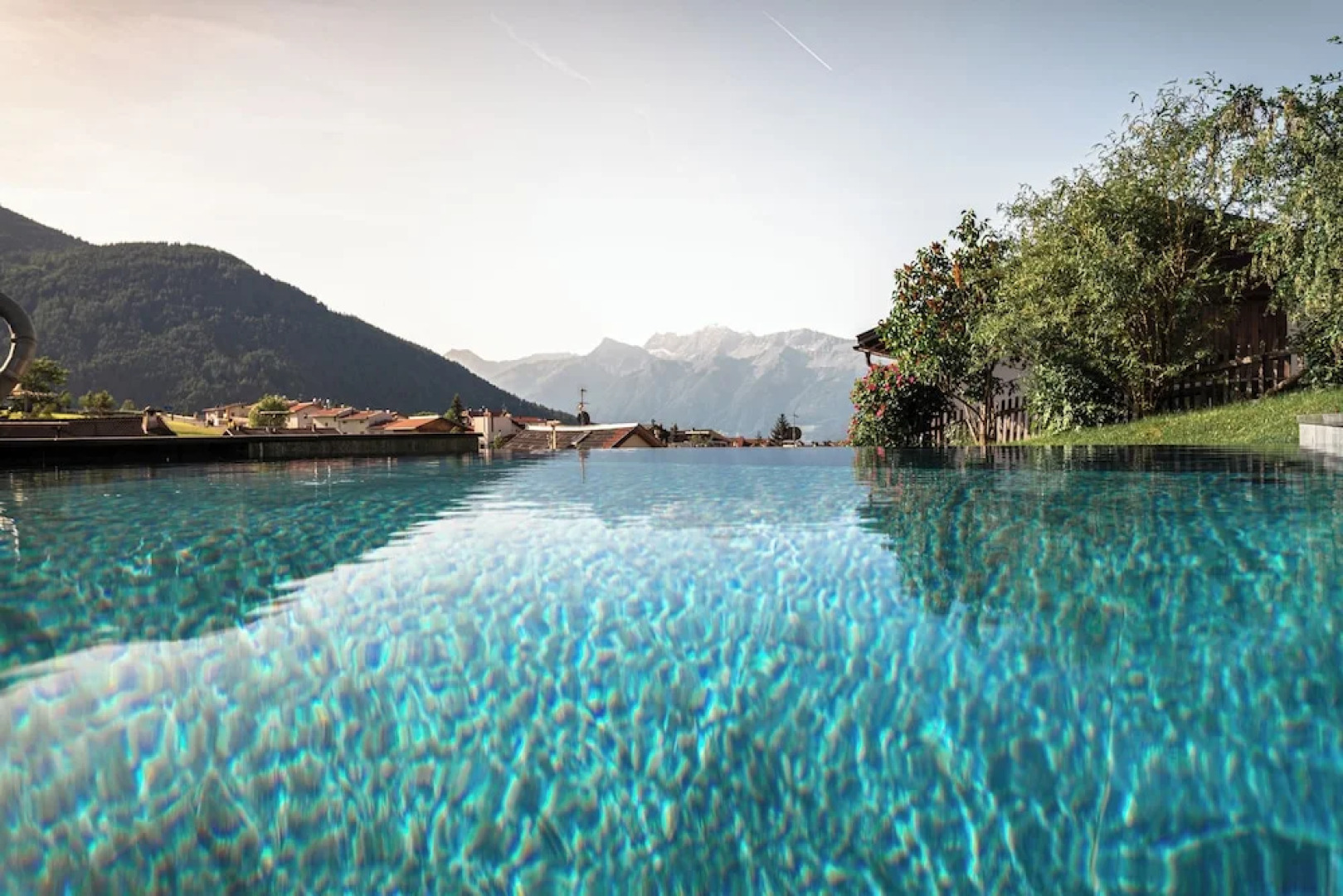 Maraias Luxury Suites & Apartments