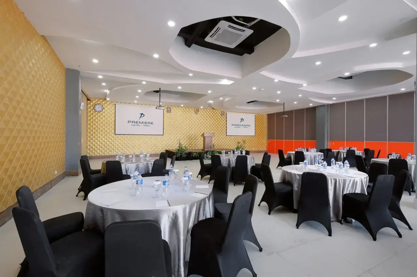 Premiere Hotel Tegal