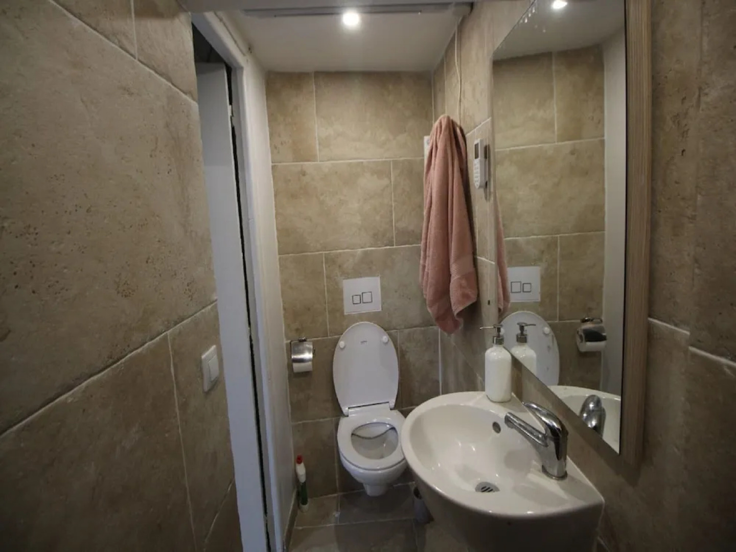 Scenic Villa With View of the Gardon River