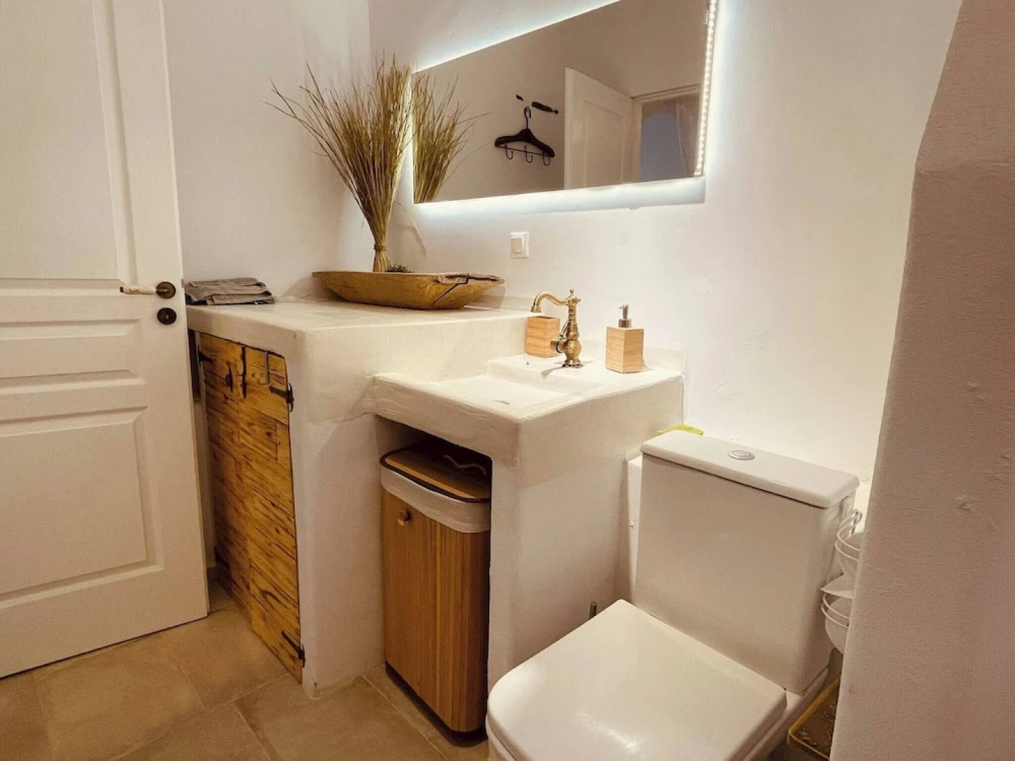 Travellers And Hikers Delight 2, Next To Sougia