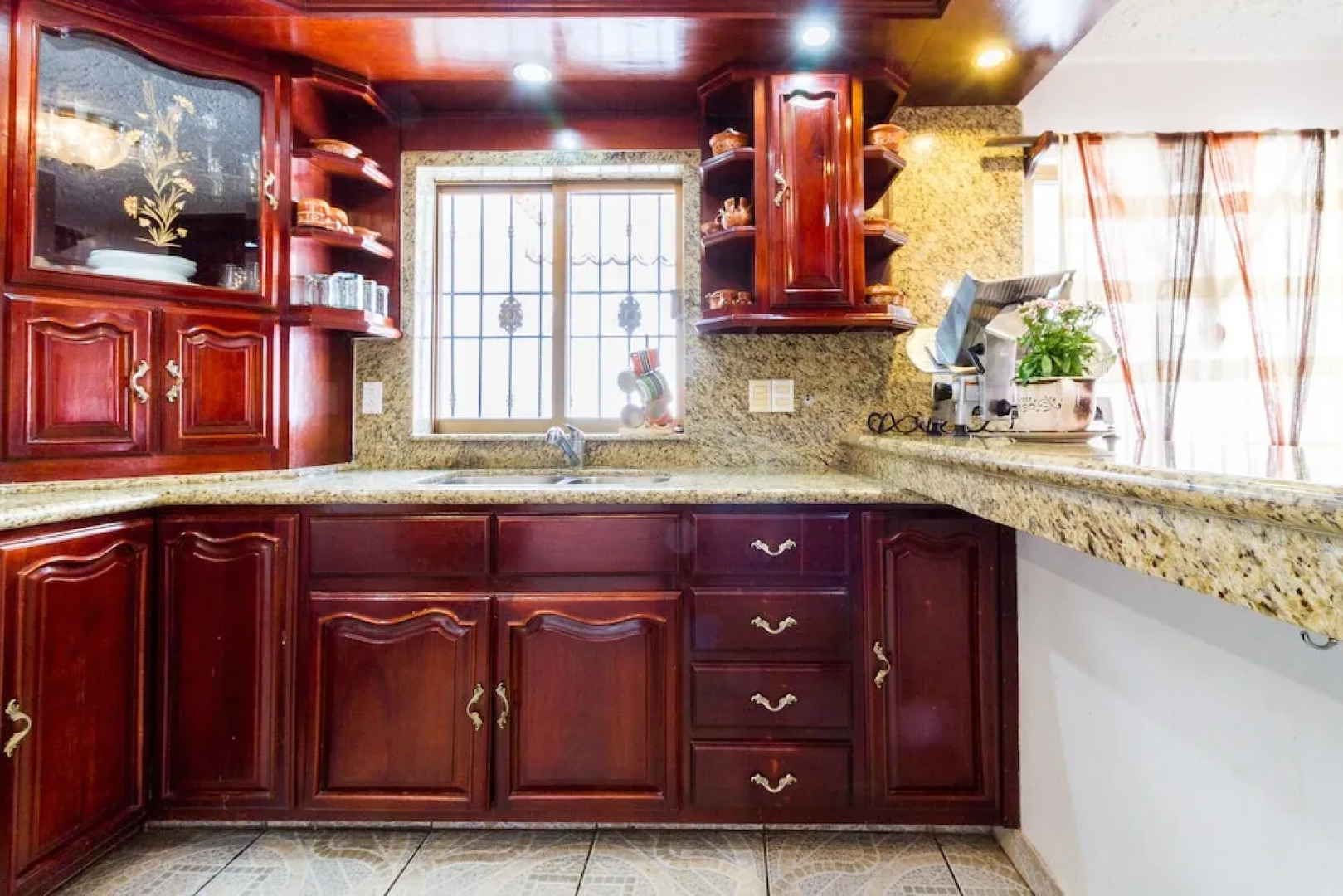 Lia Ajijic - Lakeside B&B