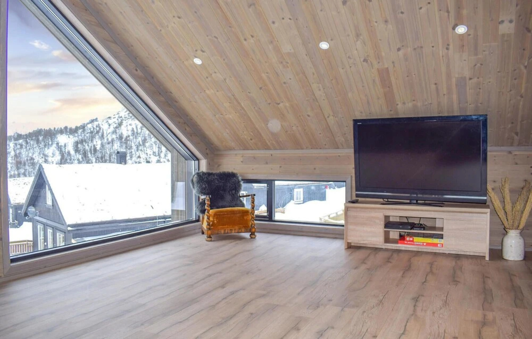 Stunning Home in Rauland With Wifi and 4 Bedrooms