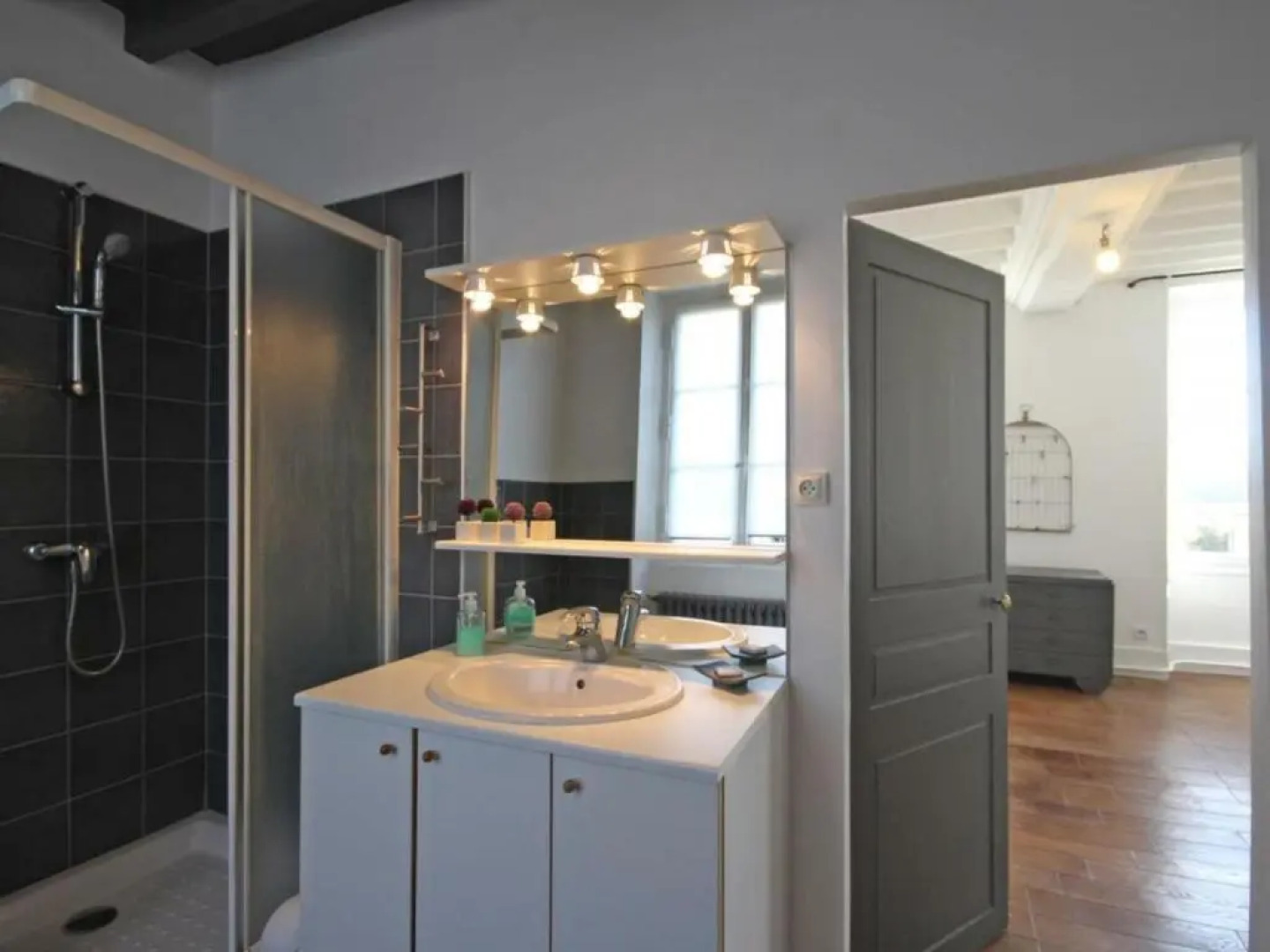 Gîte Laleu, 6 pièces, 10 personnes - FR-1-497-46