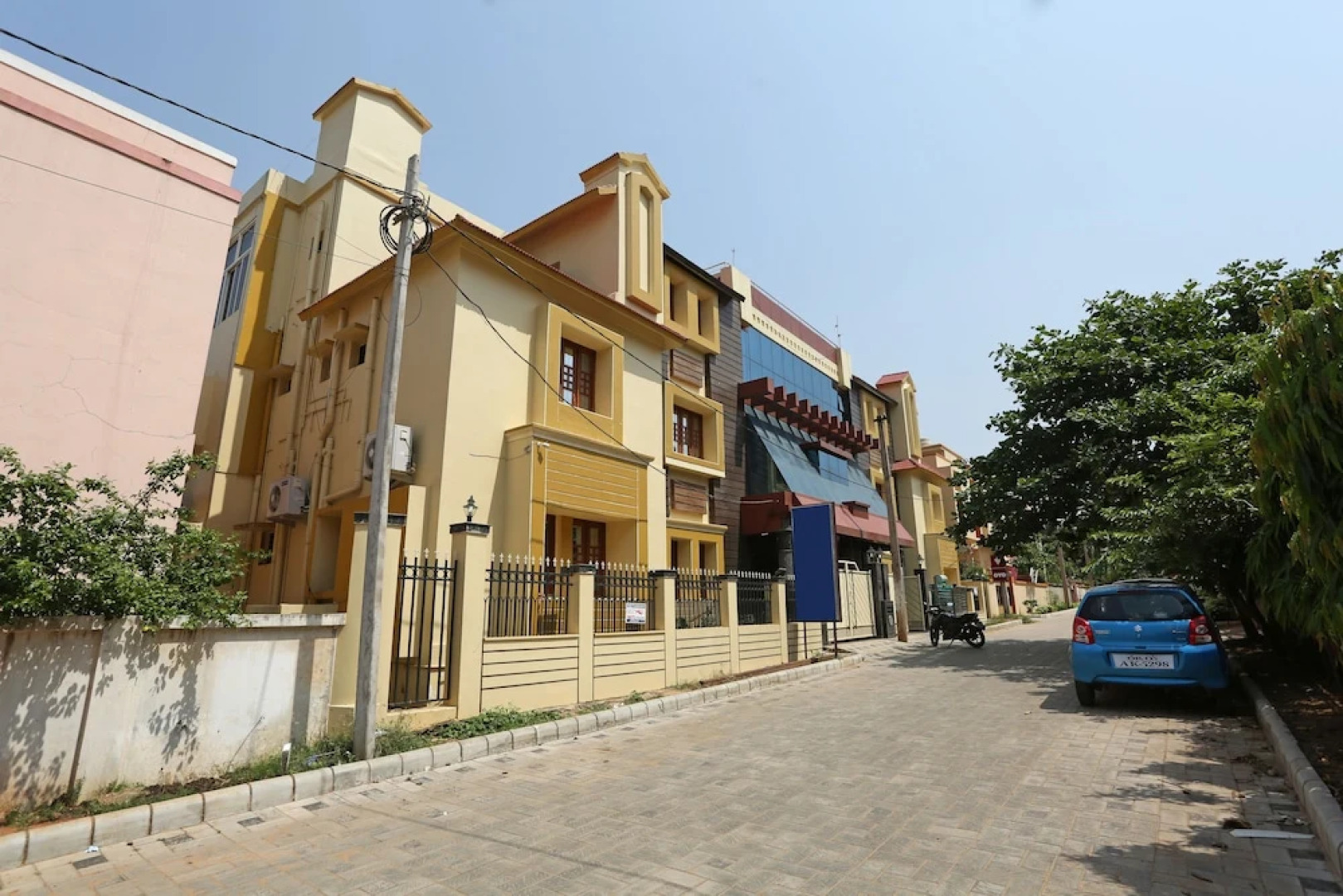 OYO 6680 Hotel Galaxy International