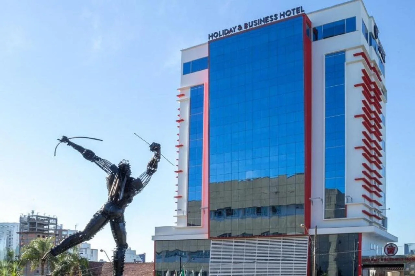 Holiday & Business Hotel - Ao lado do Centro de Eventos e Arena Conda