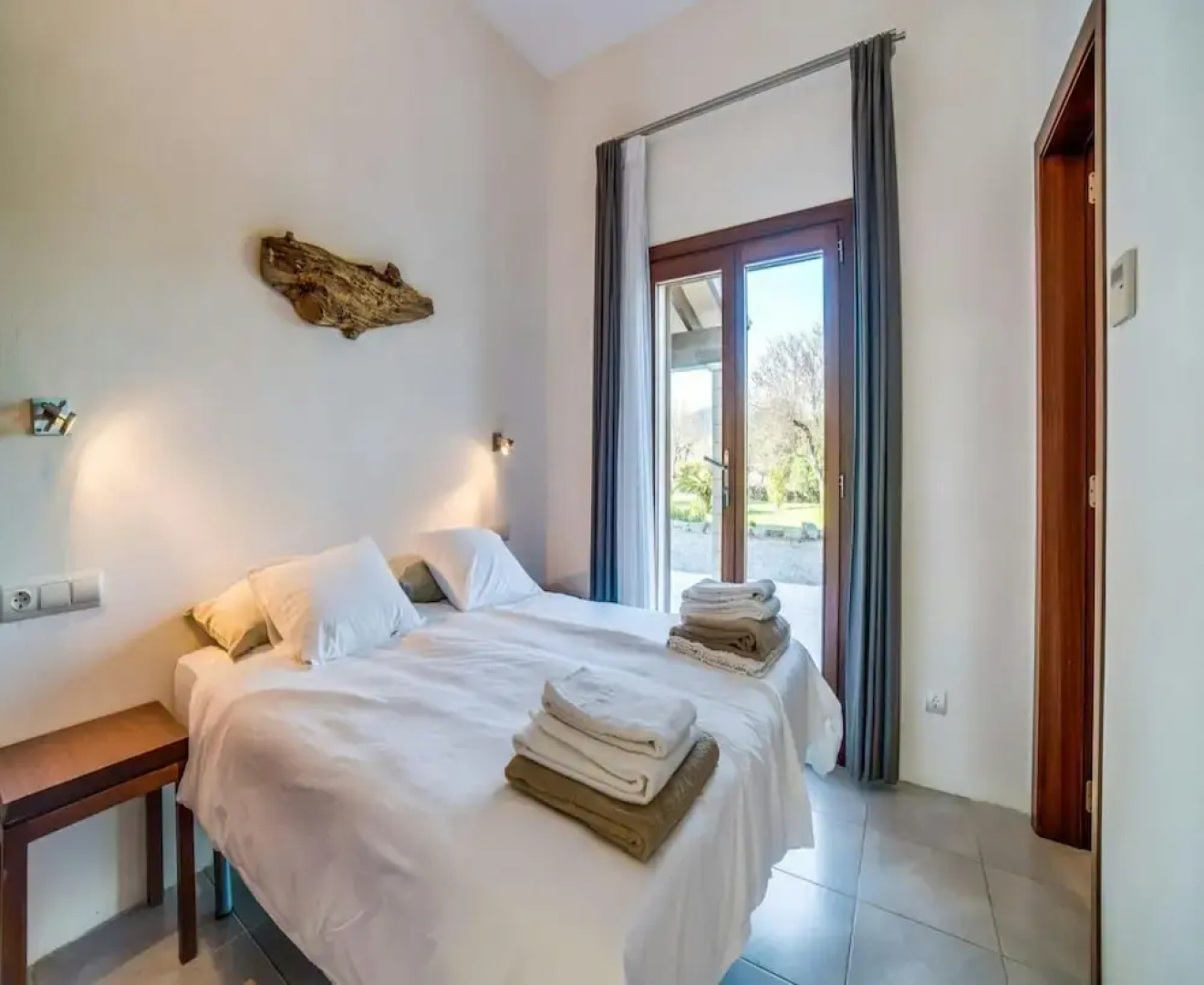 Spacious Villa With Infinity Pool