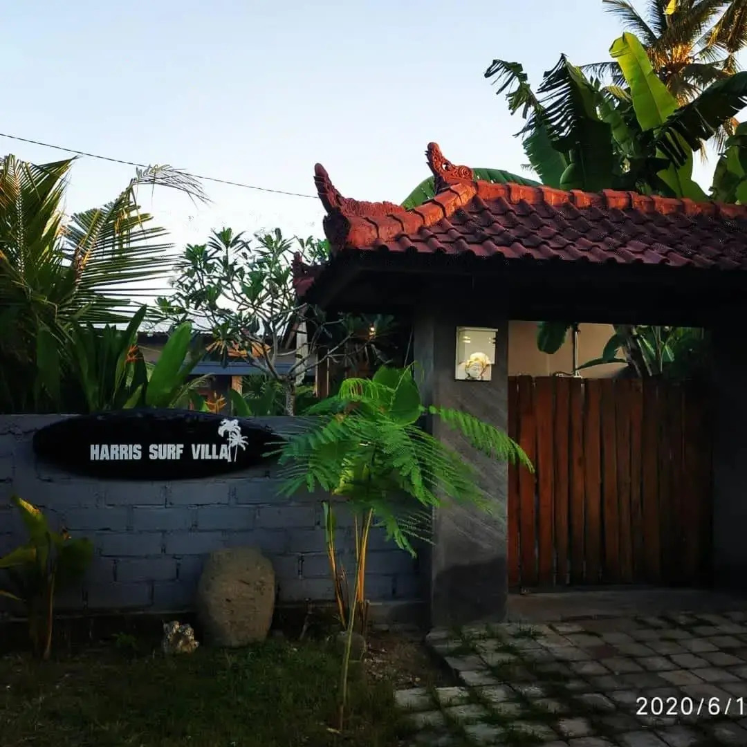 Surf Retreat Villa Sari