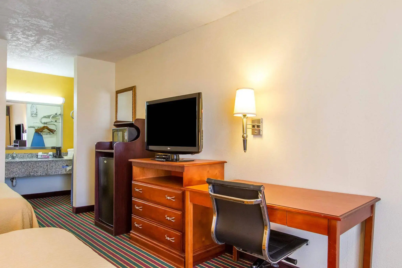 Quality Inn Dyersburg I-155