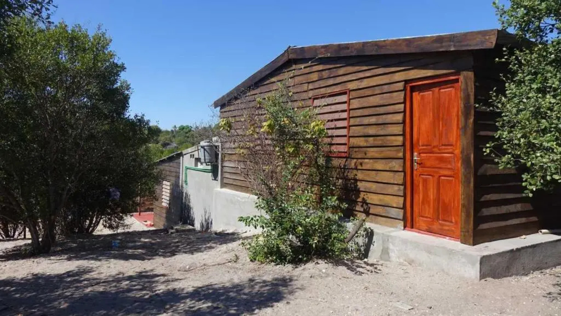 bungalows at somaroala on the beach