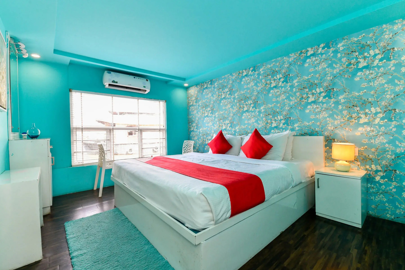 OYO 24611 Houseboat Water Cruise Sharing