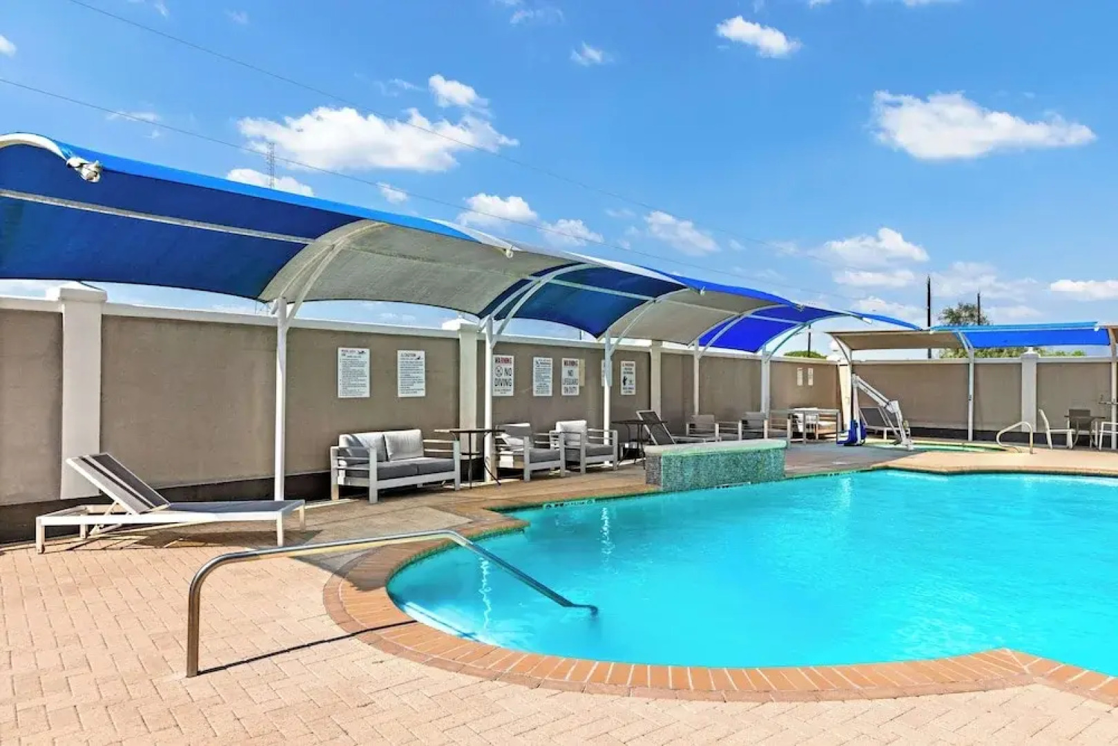 La Quinta Inn & Suites Raymondville
