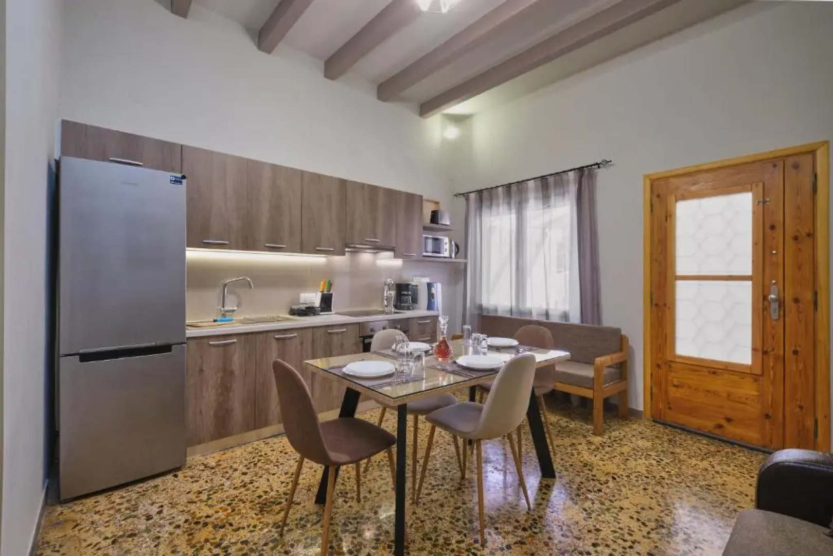 Chara Villas with 20m2 swimming pool-BBQ!