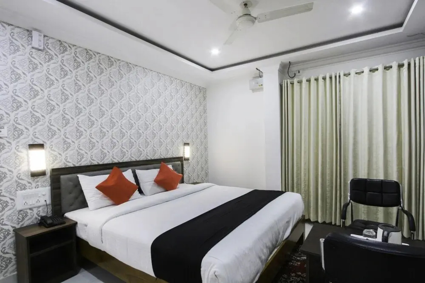 Rich Fort By OYO Rooms