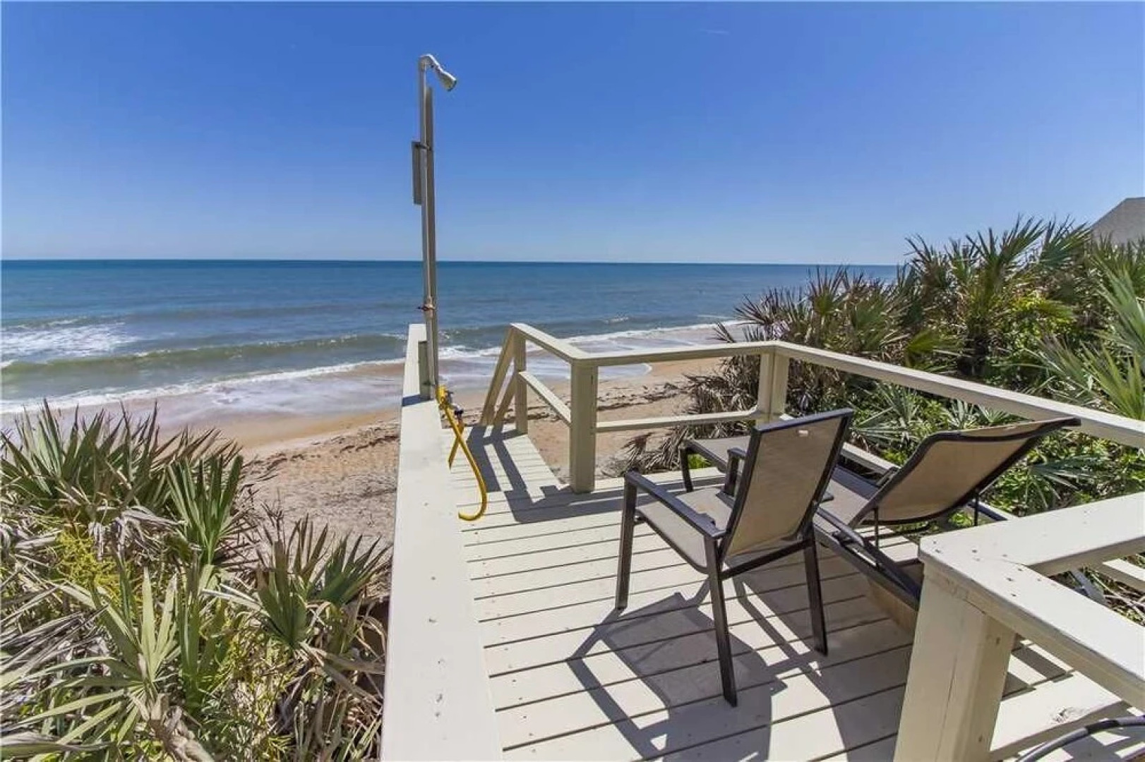 Oasis Beach House, 2 Bedrooms, Sleeps 6, Beach Front, HDTV, WiFi
