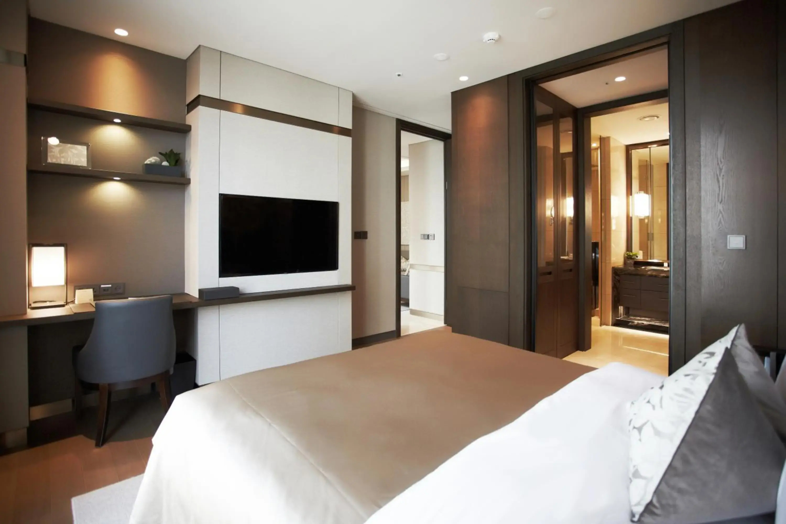 Crown Park Hotel
