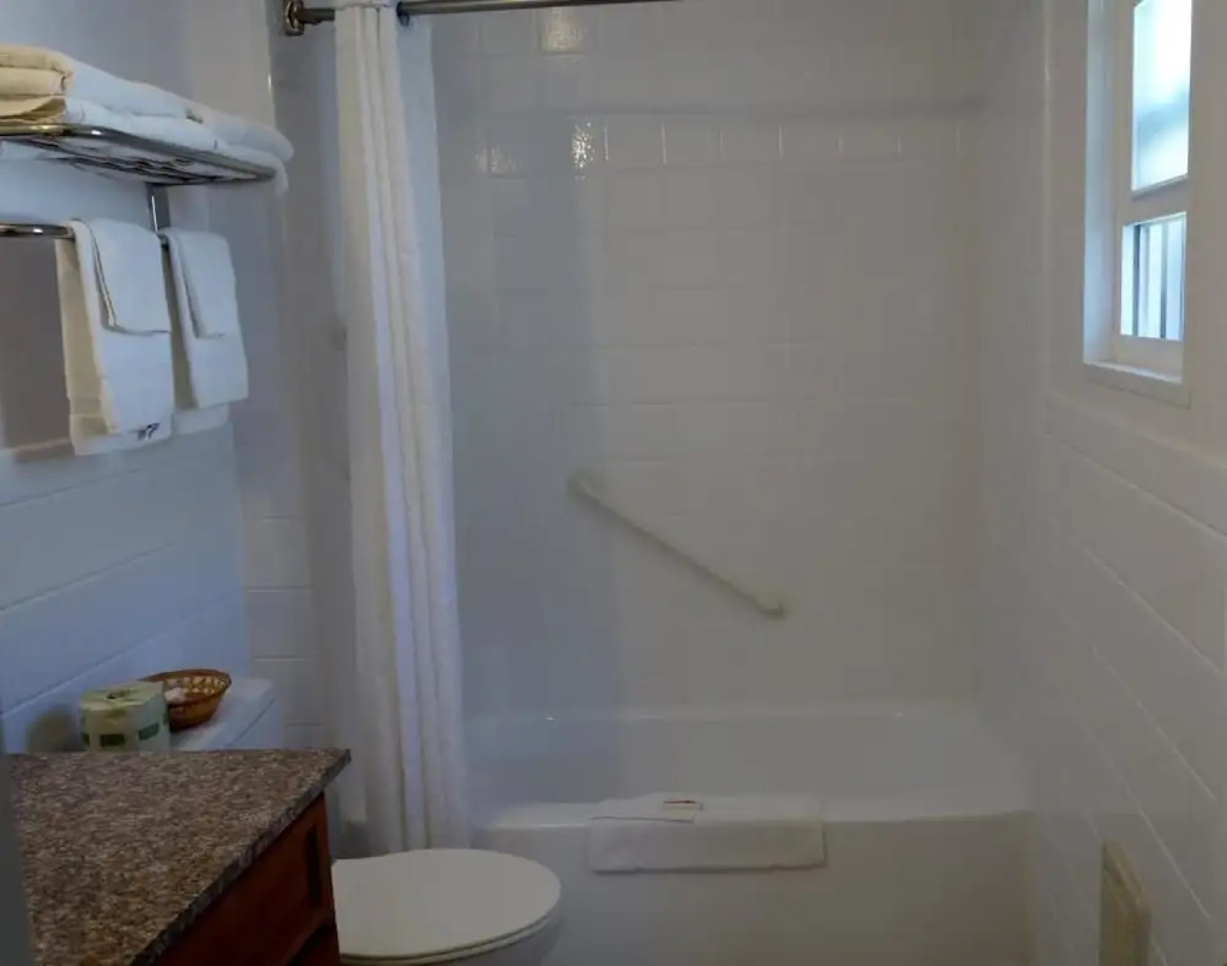 Monument Mountain Motel