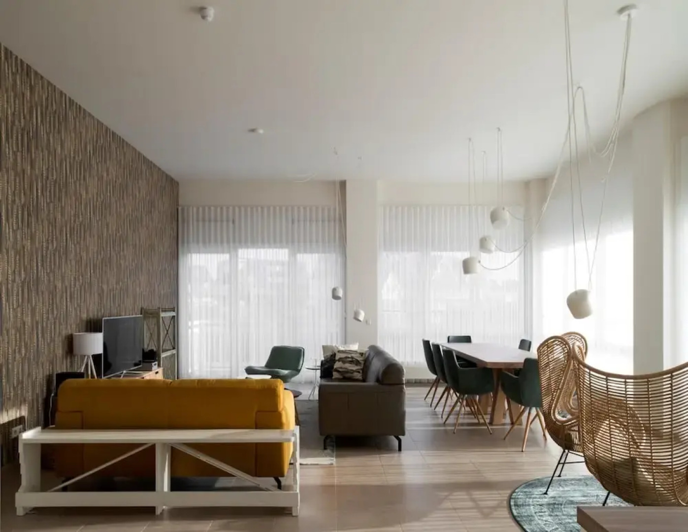 Luxurious Penthouse With 3 Bathrooms, Near the Sea