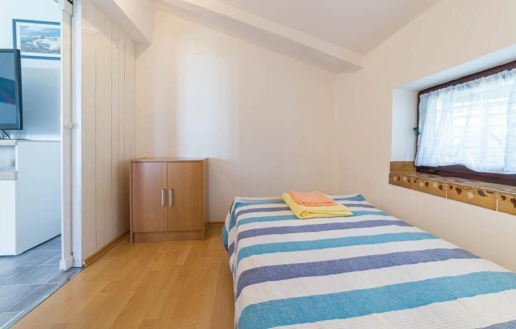 Awesome Home in Tar With Wifi and 3 Bedrooms