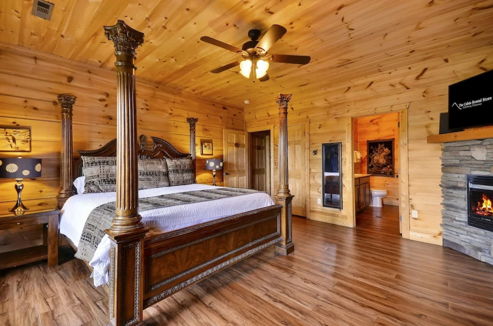 Gatlinburg Mansion - Fourteen Bedroom Cabin