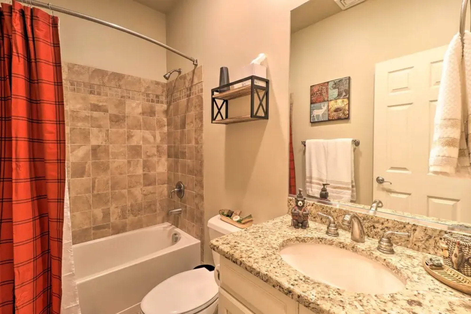 Poconos Townhome - Walk to Big Boulder Lake!