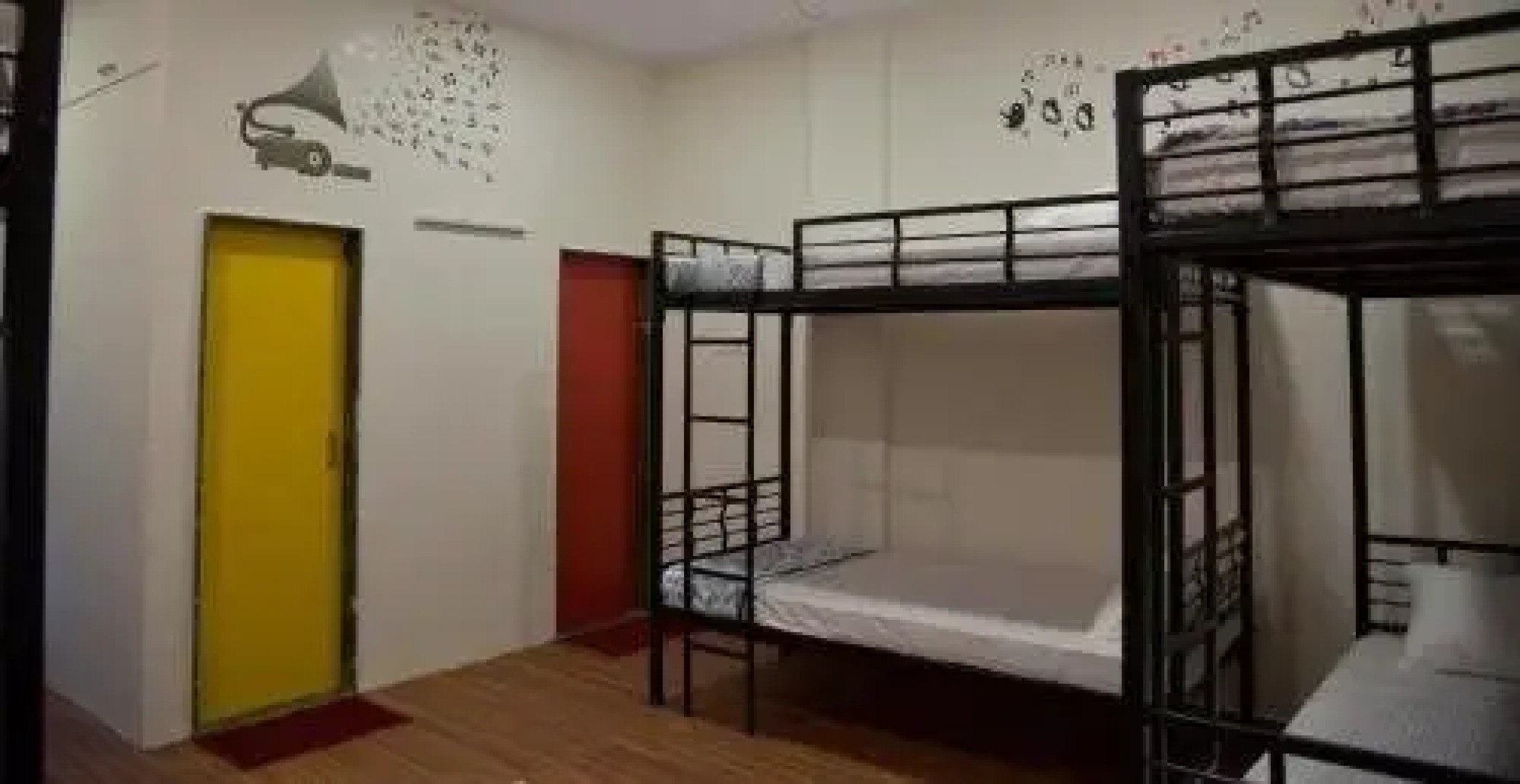 Jolly Poolside Hostel