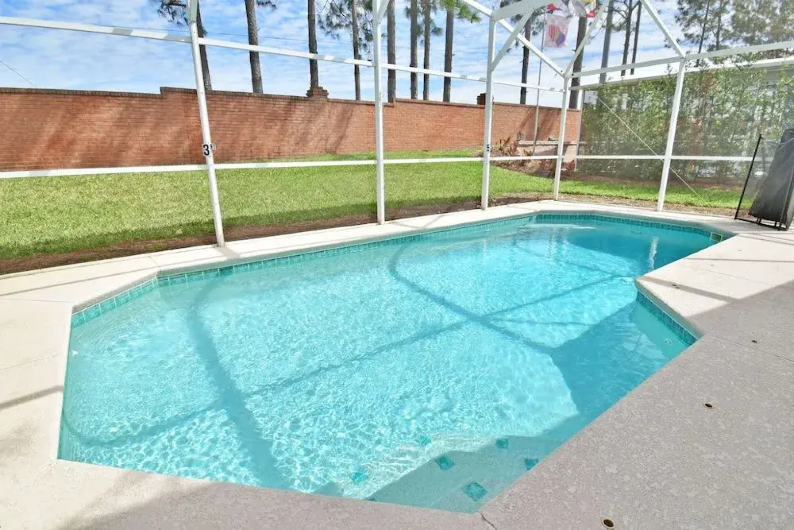 210PD Pine Top 4 Br home by RedAwning