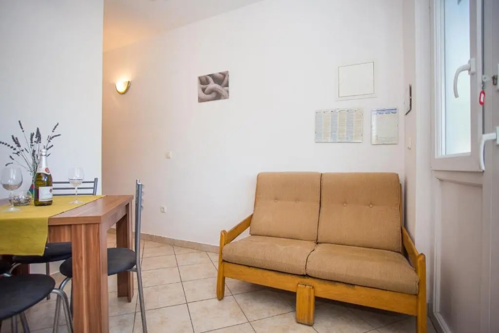 Apartments Mala Karla 1685