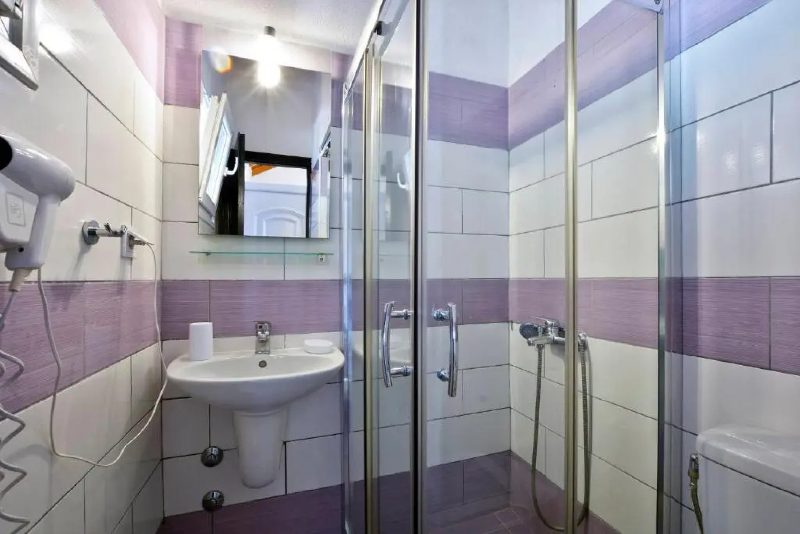 Renata Rooms & Studios