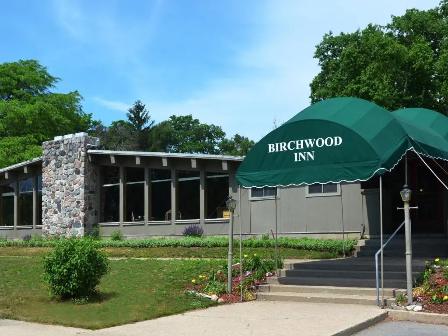 Birchwood Inn