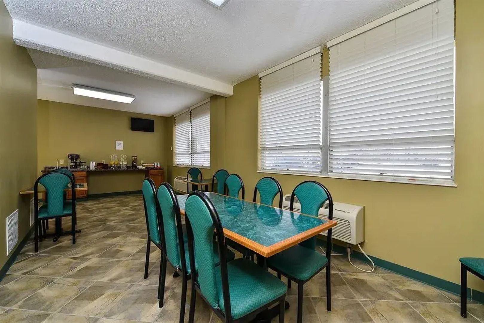 Americas Best Value Inn Cleveland Airport