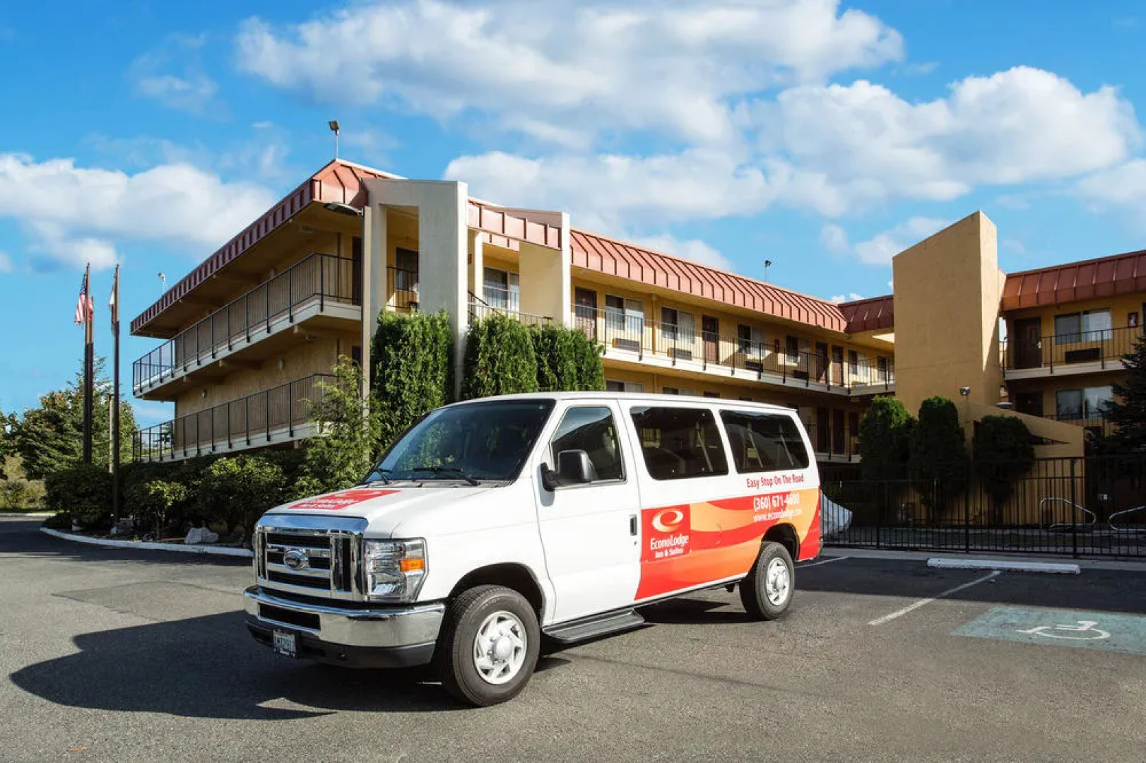 MorningGlory Inn & Suites